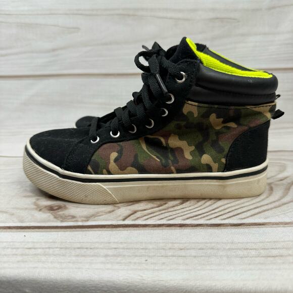 Wonder Nation Black & Green Camo Pattern Mid Top Sneakers Youth Size 1 - Picture 3 of 10